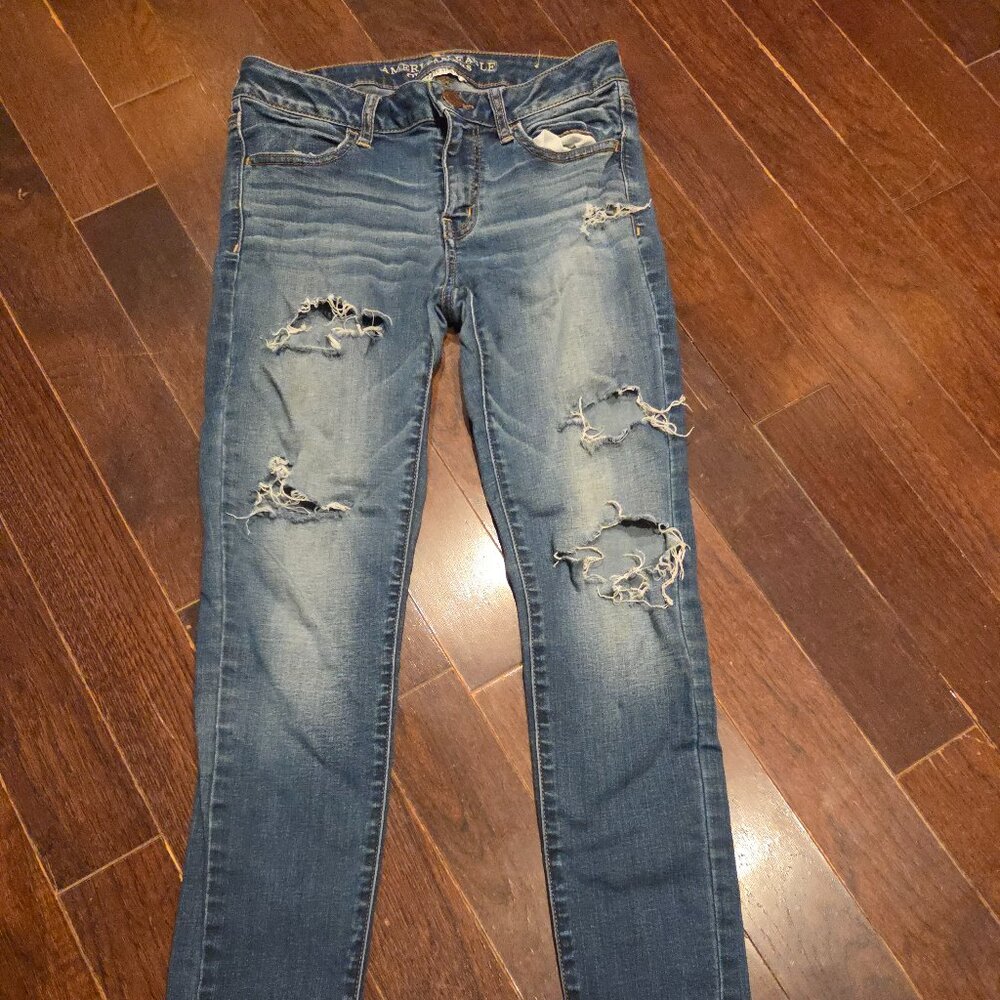 American Eagle Jegging Super Stretch Distressed Jeans - Size 6R